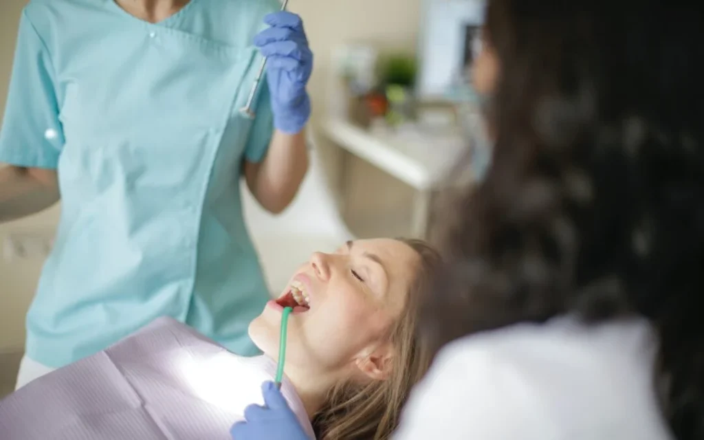 How Dentists Spot Cracks Harrogate